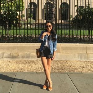 Meet your Posher, Megan